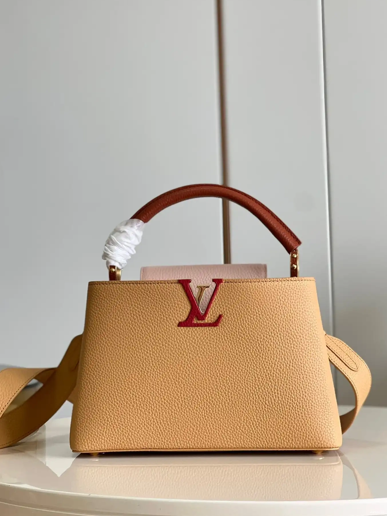 WIS CAPUCINES LOUIS VUITTON MM 0507